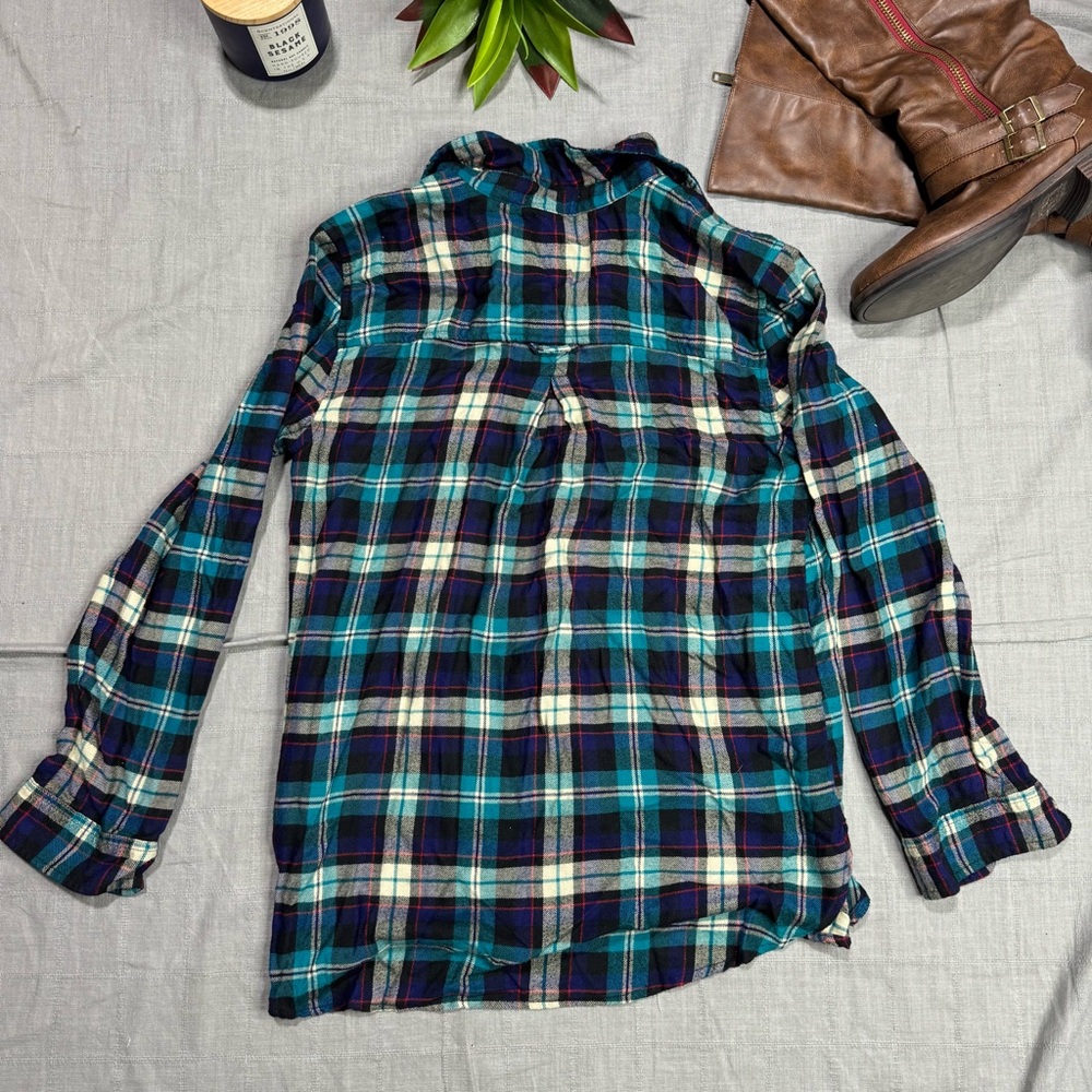 Aerie American Eagle boyfriend fit women’s plaid shirt - Picture 8 of 12